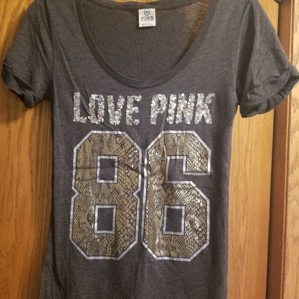 Pink tshirt with glitter